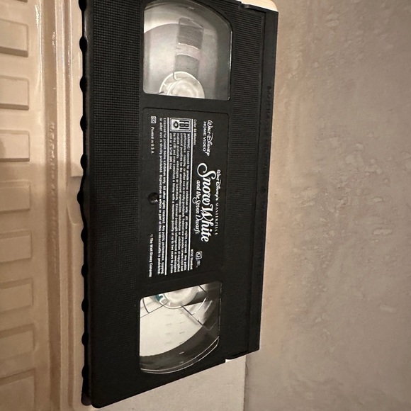 WALT DISNEY'S MASTERPIECE SNOW WHITE AND THE SEVEN DWARFS VHS 1994 PREOWNED - Picture 3 of 3